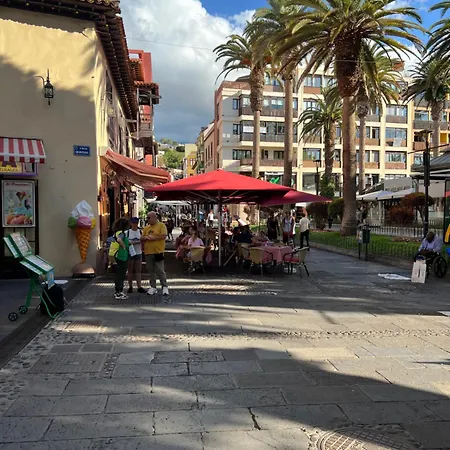 En Plaza Del Charco * Πουέρτο Ντε Λα Κρουζ